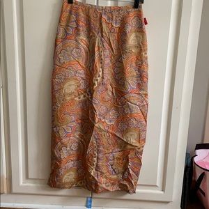 Harold’s 100% silk skirt